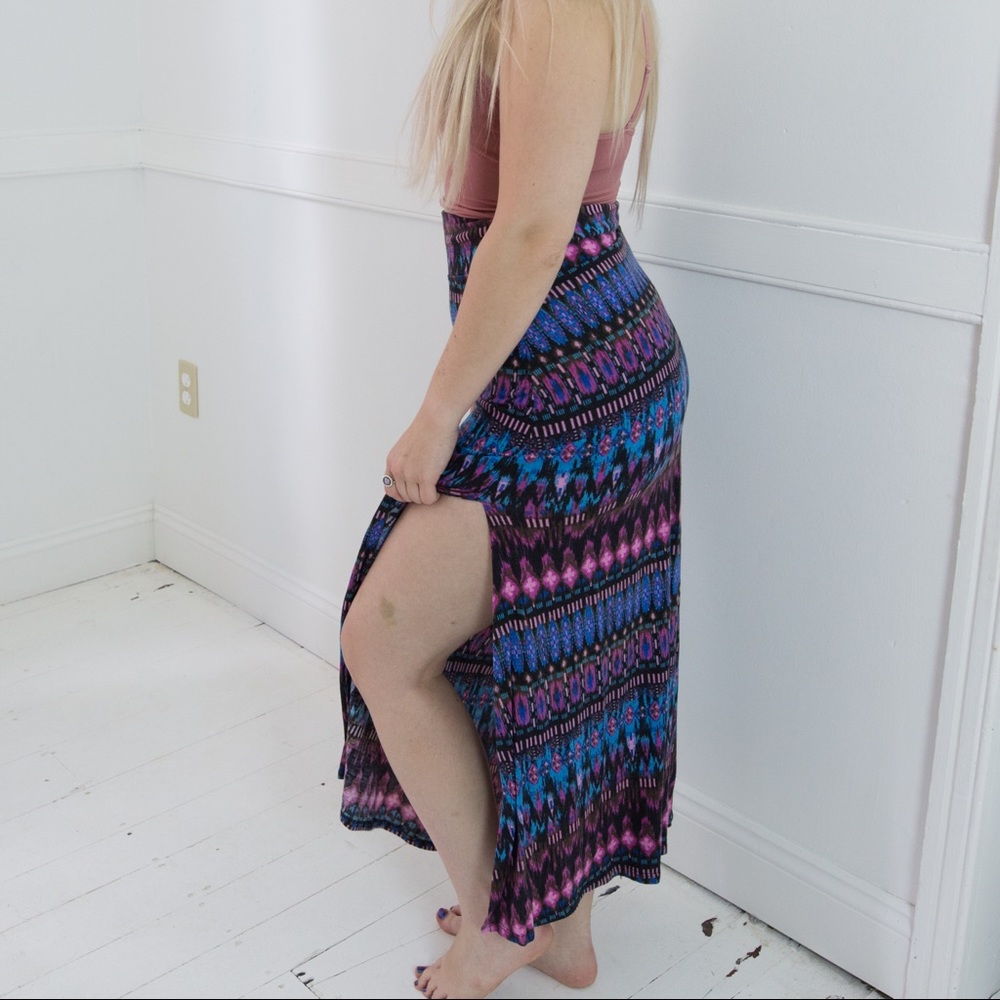 Patterned Skirt with double slit